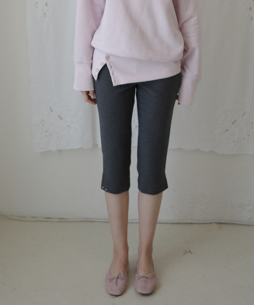 Studded capri pants_ gray
