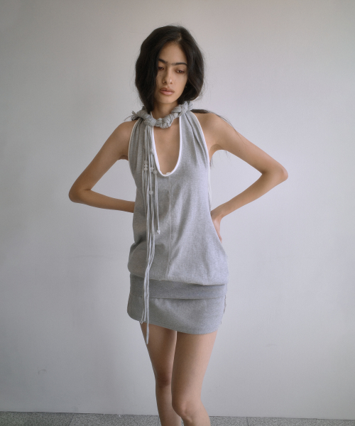 OPEN-BACK DRAPED HALTER TOP-MELANGE GRAY