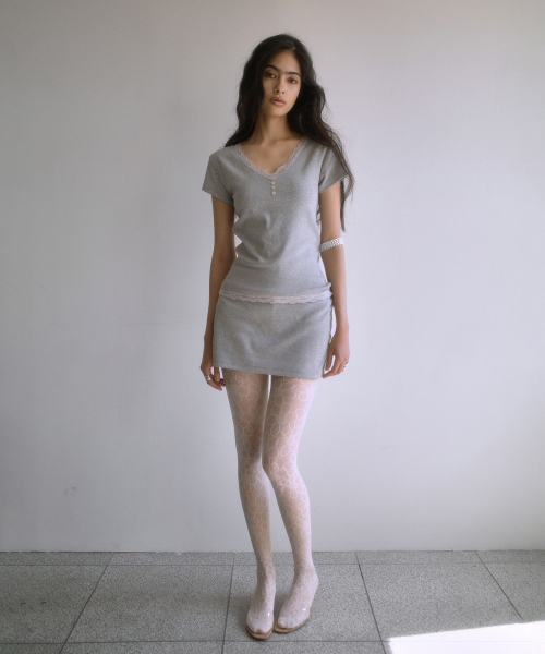 LACE TRIM V-NECK T-SHIRT-MELANGE GRAY