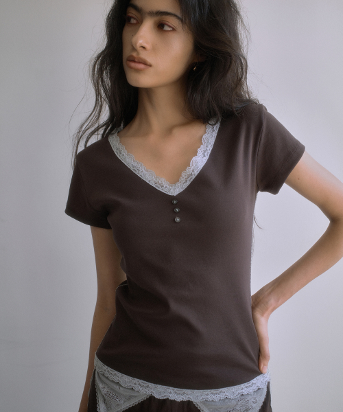 LACE TRIM V-NECK T-SHIRT-BROWN