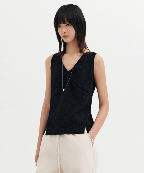 Блузка без рукавов LUCIE SHEER V-NECK SLEEVELESS BLOUSE_BLACK