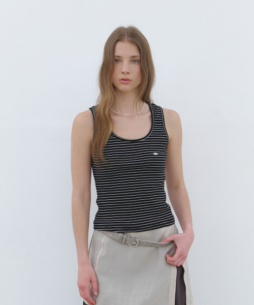 Quiet Texture Sleeveless Top - black