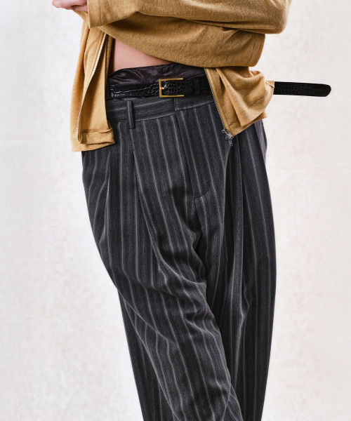 DOUBLE PLEATS STRIPE TROUSERS (GRAY)