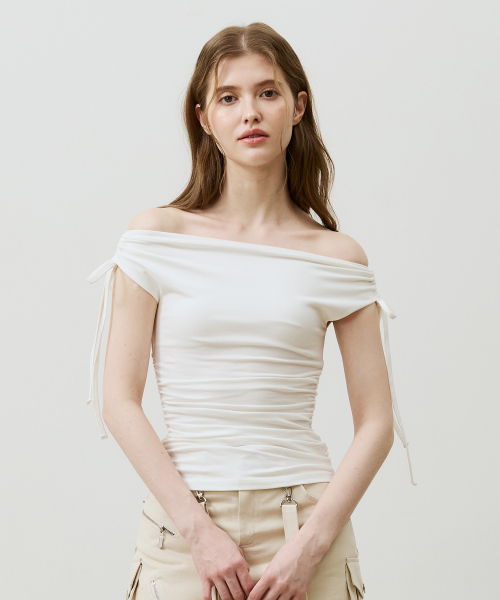 LILY OFF-SHOULDER SHIRRING TOP / IVORY