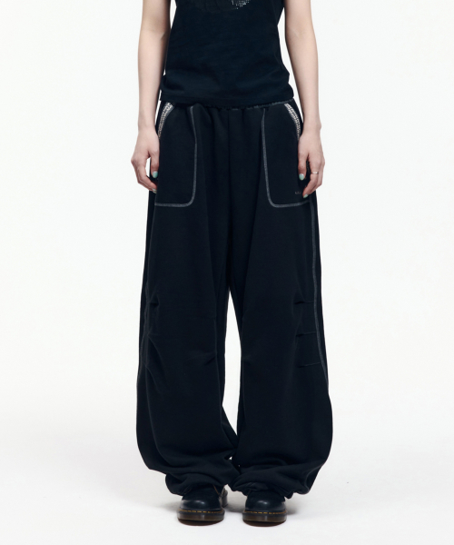 Knee Pin-Tuck Ethnic Sweatpants (Black)