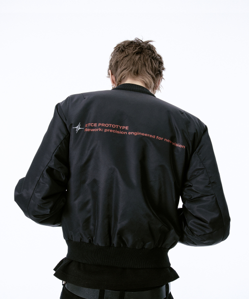 TEAM ZIPPER BOMBER (BLACK)