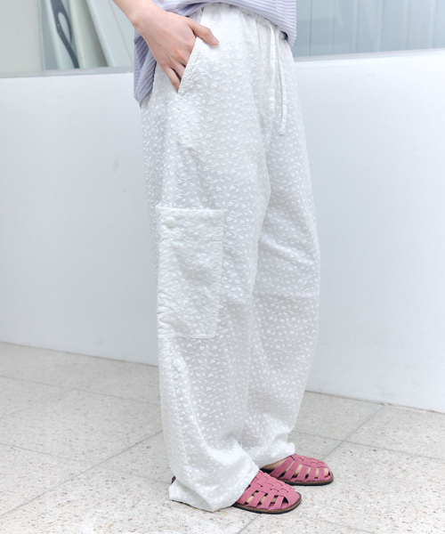 EYELET POCKET WIDE PANTS_WHITE