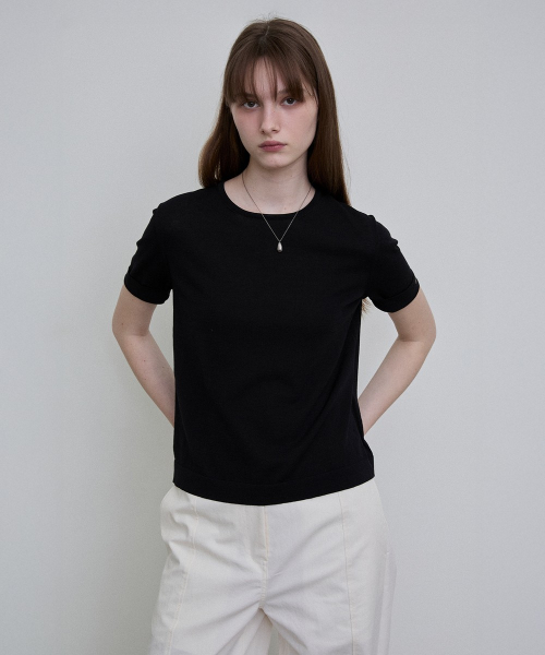 Embroidered Sleeve Knit Tee [BLACK]