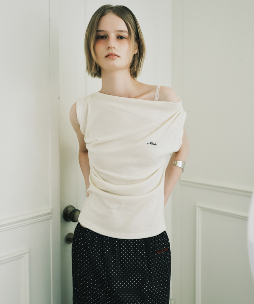 DRAPED SHIRRING SLEEVELESS TOP_CREAM