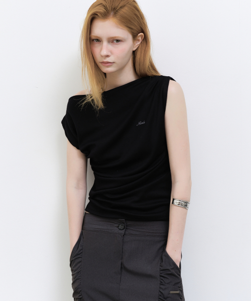 DRAPED SHIRRING SLEEVELESS TOP_BLACK