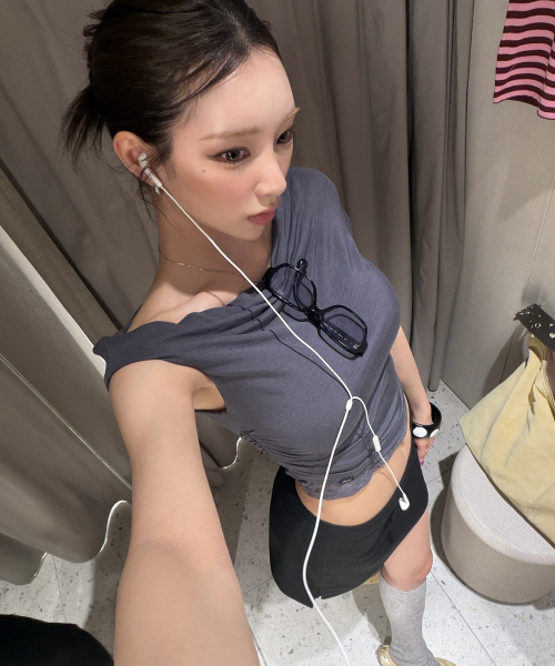 Allroad Lace Layered Shirring T-Shirt_Charcoal
