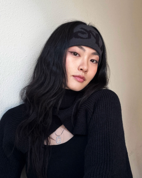 Signature Jacquard Logo Knit Hair Band (Charcoal)