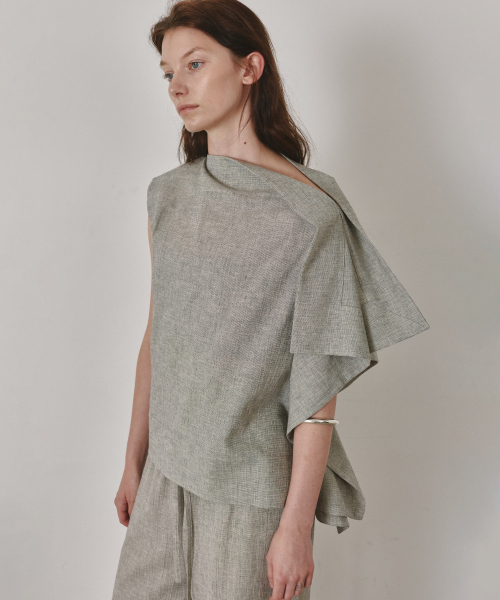 VEILA ASYMMETRIC TOP (MONO PATTERN)