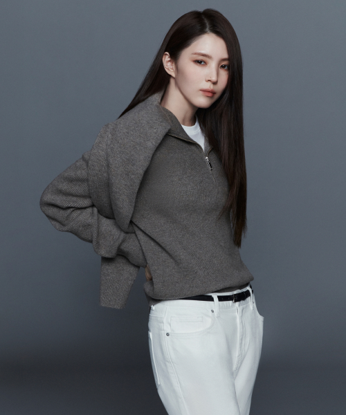 [빅토리아 울] 우먼즈 미니멀 리브드 쿼터 집 스웨터 [토프]