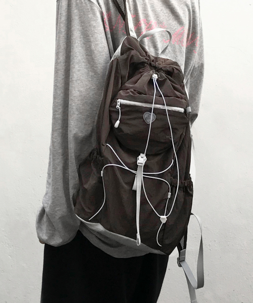 AIRY POCKET BACKPACK - BROWN