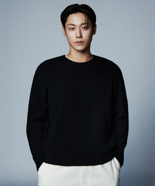 [빅토리아 울] 미니멀 리브드 크롭 니트 [블랙]