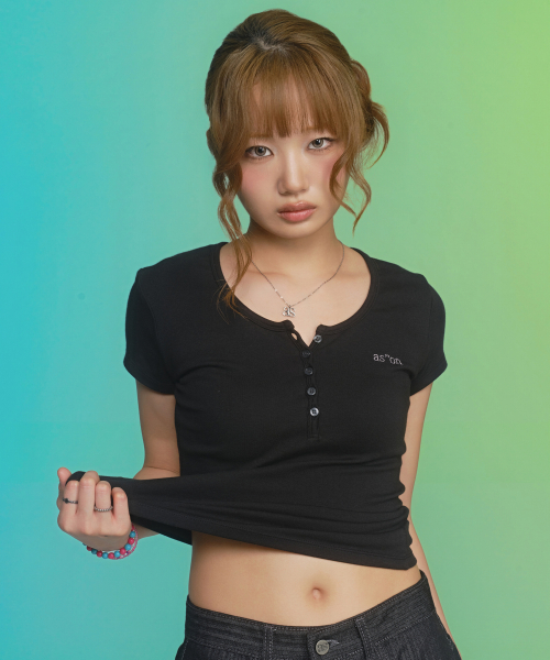 EVER BUTTON TEE / BLACK
