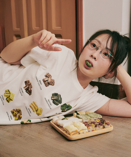(uni)떡과사전 반소매 티셔츠