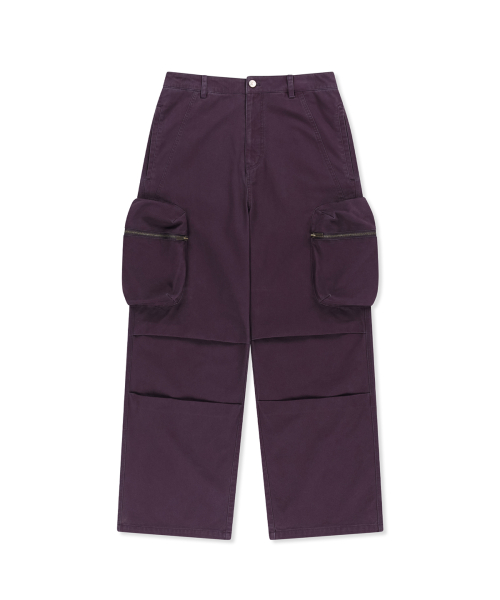 VOLUME TUCK CARGO PANTS IN PURPLE