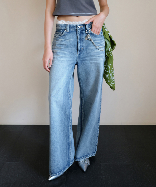 LOW RISE BUCKLE DENIM - LIGHT BLUE