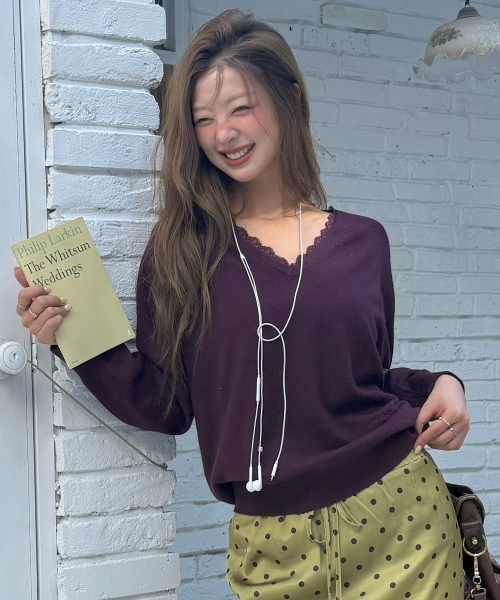 LACE V NECK KNIT BURGUNDY