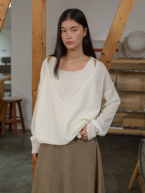 Layered V-Neck Knit Pullover MU2678PO802M