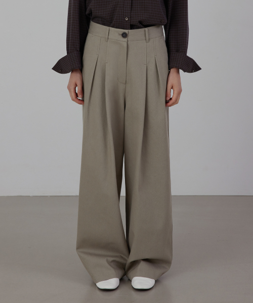 Double Pleats Chino Trousers