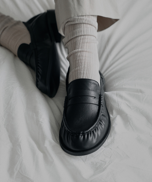 Leonard Round Shirred Loafer (2.5cm)
