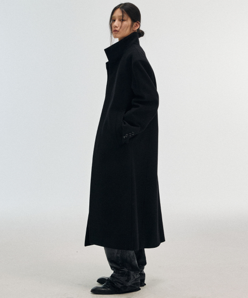 Vlaq High-Neck Coat Black