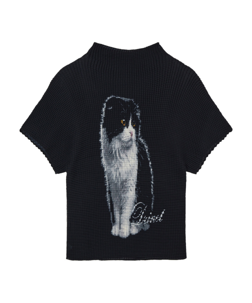 PLEATED GRAPHIC T-SHIRT IN BLACK