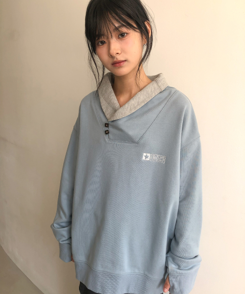 하이넥 버튼 스웻셔츠 (블루) — Main product photo