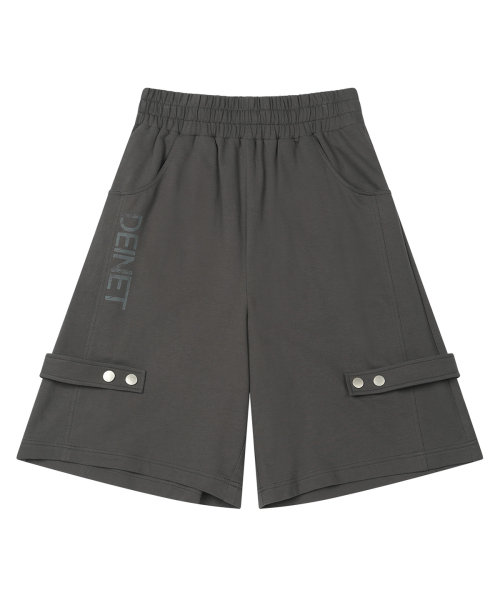 METAL DETAIL BERMUDA PANTS IN CHARCOAL