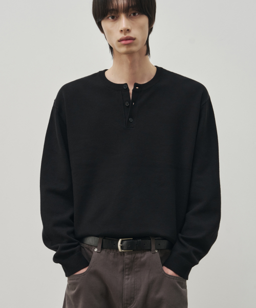 클라우드 터치 헨리넥 크롭 니트 [블랙]