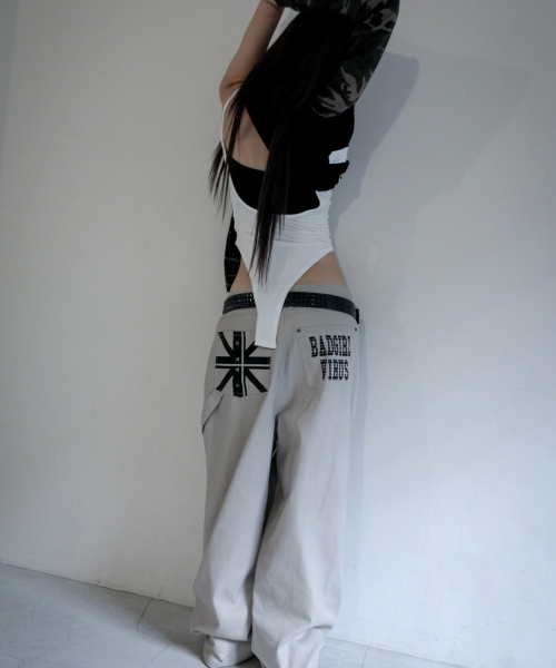 BAD GIRL CARGO PANTS (BEIGE) F26ZD474