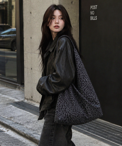 레오파드 스웨이드백