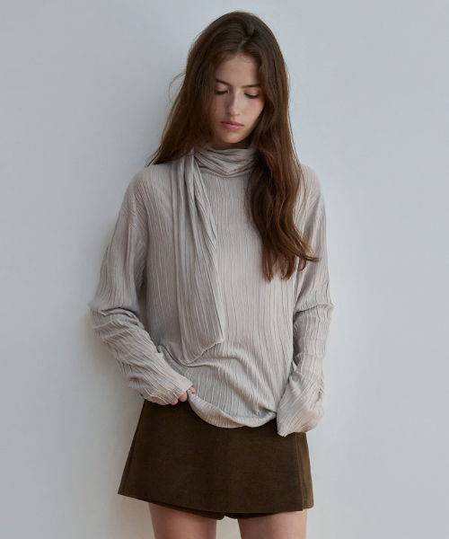 플리츠 스카프 터틀넥 탑_Greyish beige