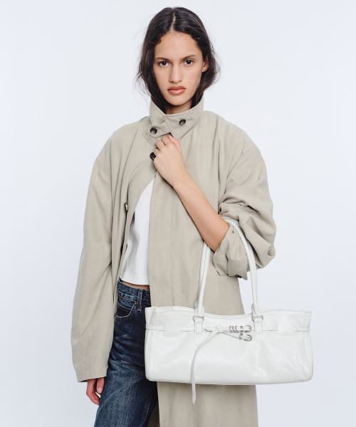 SOFT GRANDMA SHOULDER BAG_off white cracked