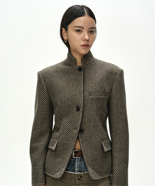 WOOL TWILL CROPPED TAILORED JACKET (BROWN)