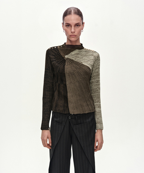 ASYMMETRIC TWIST BUTTON TOP (MULTI)