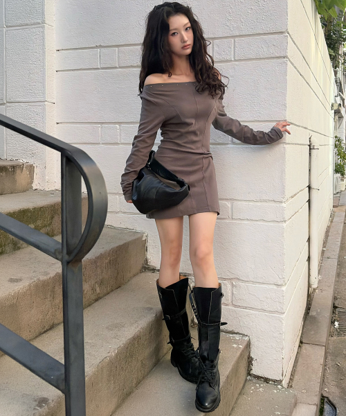 [긴스키 X 물바다]OFF-SHOULDER STUDDED MINI DRESS (CHARCOAL)