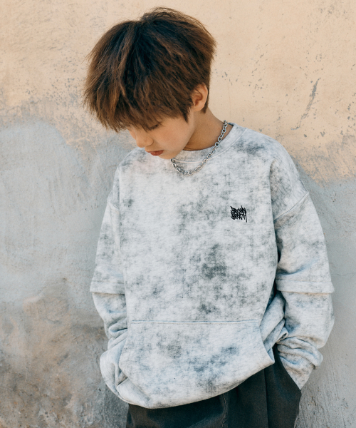 KIDS TAG PHOTO GRAPHIC CREWNECK - M/GREY