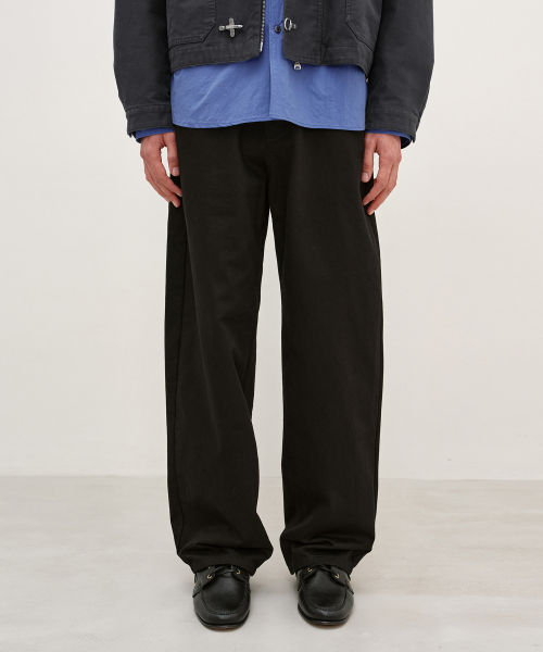 Curved Chino Pants BLACK