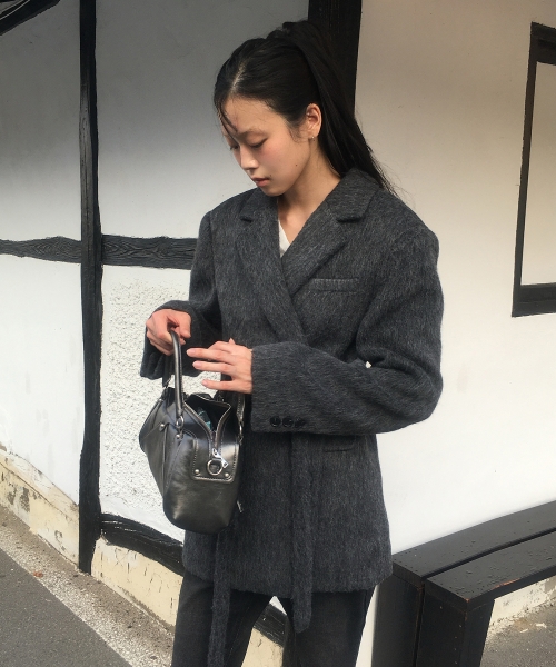 헤어리 벨티드 블레이저 코트 차콜 COWCT004CHARCOAL — Main product photo