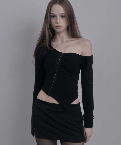 One Shoulder Shirring Collar Top (Black)