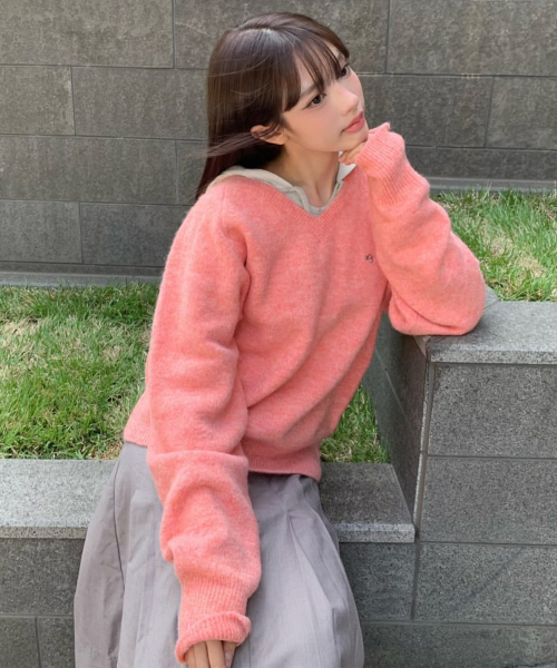 SYMBOL V NECK KNIT [PINK]