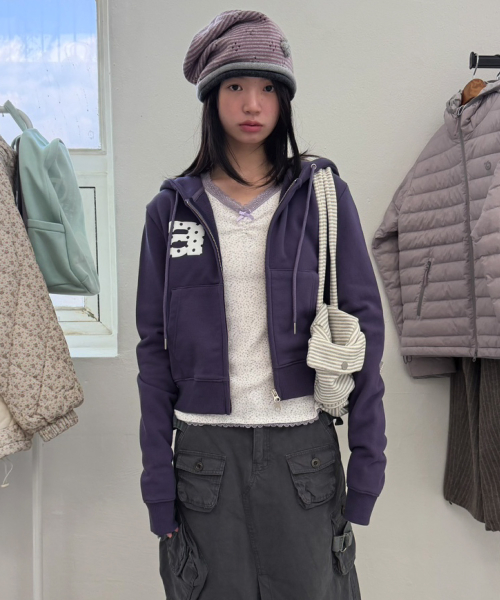 DOT SMALL LETTER CROP HOOD ZIP UP [PURPLE]