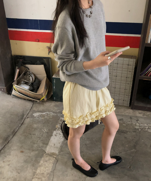 Pebble Ruffle Mini Skirt (Cream yellow)