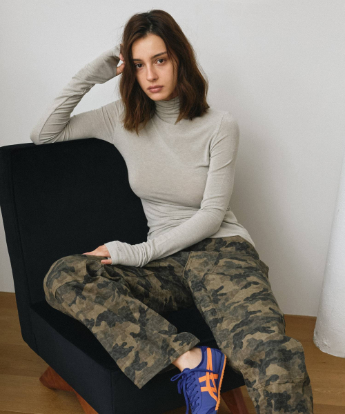 Syueol High-Neck Wool Warmer Tee (Sage Beige)
