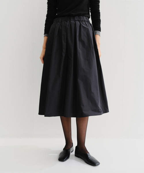 MAREN BANDING TUCK SKIRT (BLACK)