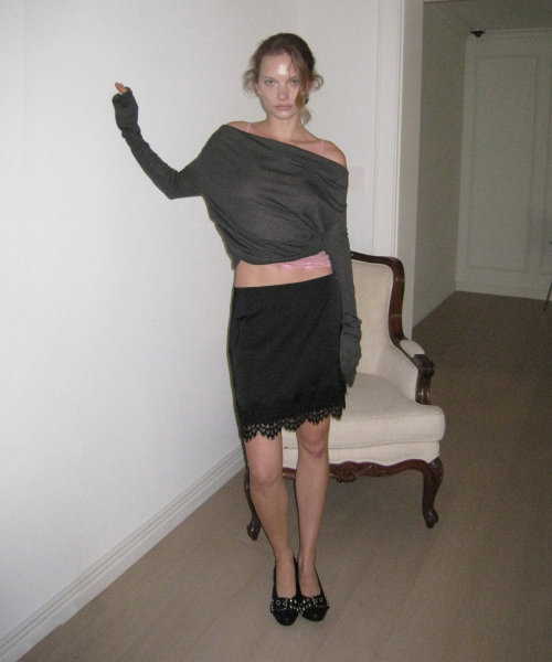 Marc deep u-neck drape sleeve tee - Charcoal